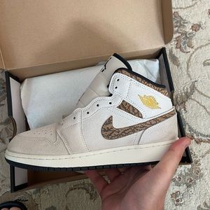 Nike Jordan 1 Mid